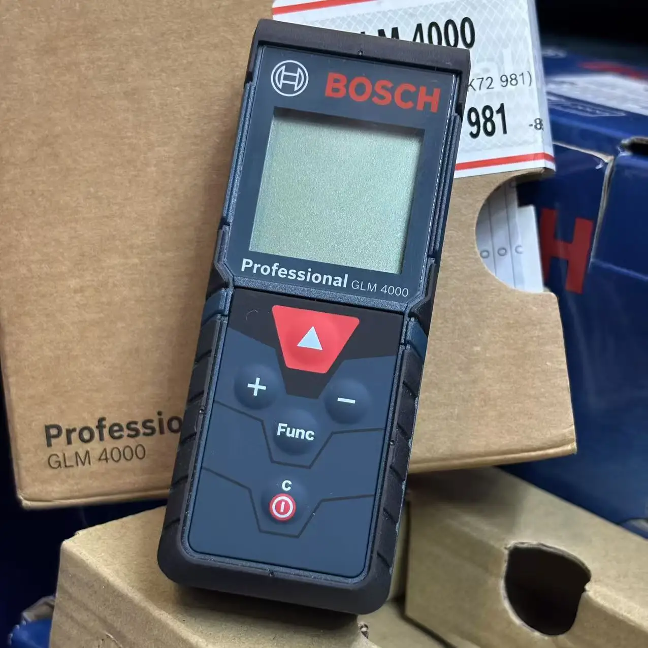 BOSCH GLM 4000 Laser Range Fin - đánh giá và giá Test Instruments